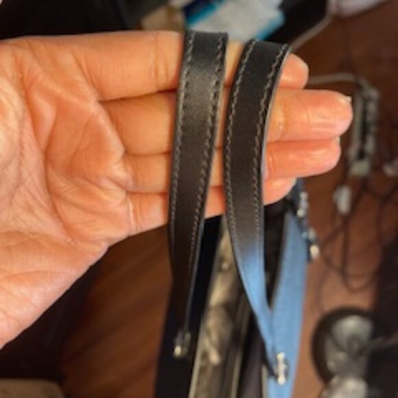 MICHAEL KORS, EUC LEATHER TOTE - Picture 9 of 13